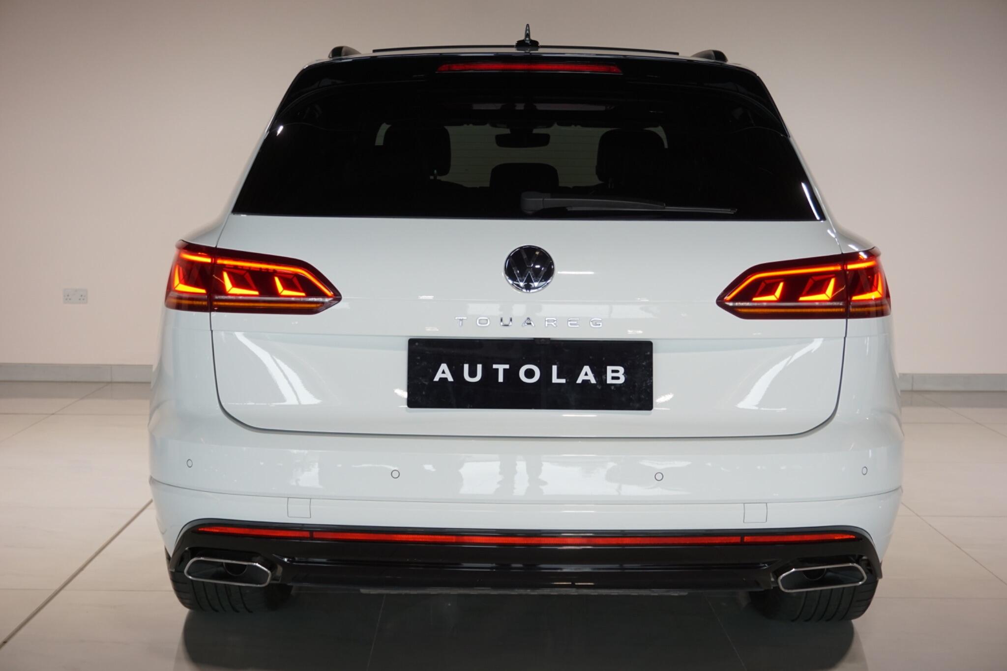 Volkswagen Touareg 3.0 TDI V6 Black Edition SUV 5dr Diesel Tiptronic 4Motion Euro 6 (s/s) (231 ps)